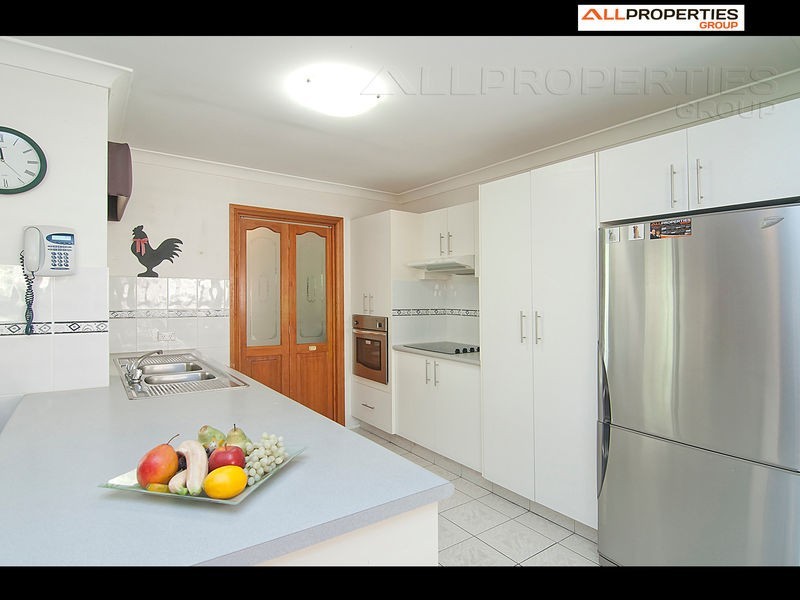 12 Tarragon Place, Forest Lake QLD 4078