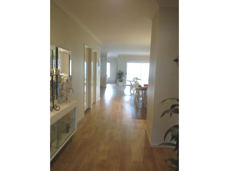 1 Bottlebrush Street, Heathwood QLD 4110