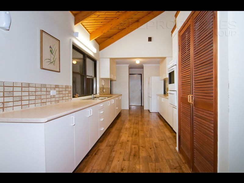 1 Clabon Street, Hillcrest QLD 4118