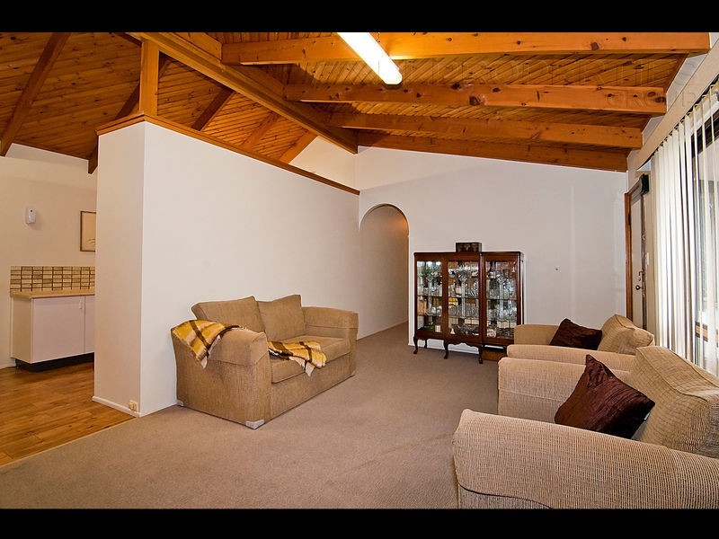 1 Clabon Street, Hillcrest QLD 4118