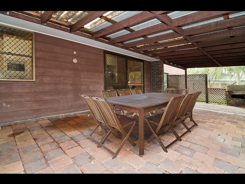 1 Clabon Street, Hillcrest QLD 4118