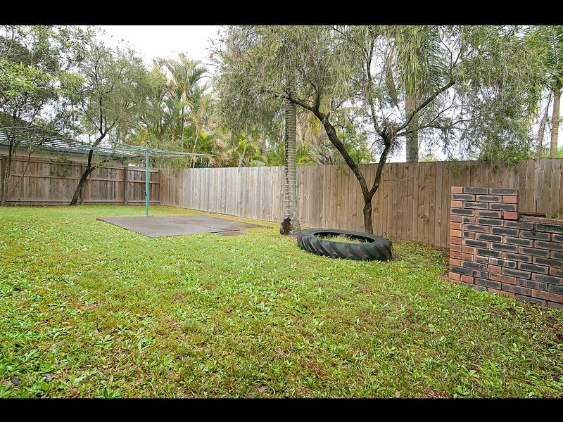 1 Clabon Street, Hillcrest QLD 4118