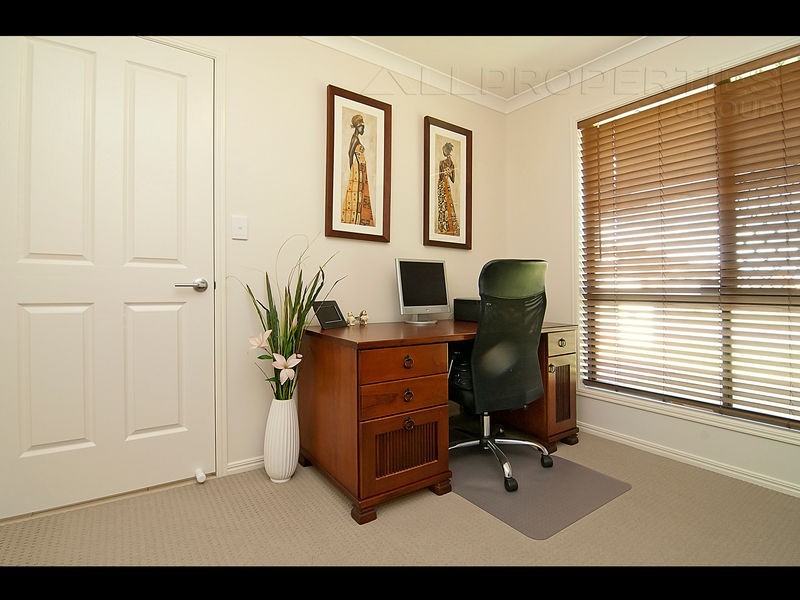 37 Dart Pl, Parkinson QLD 4115