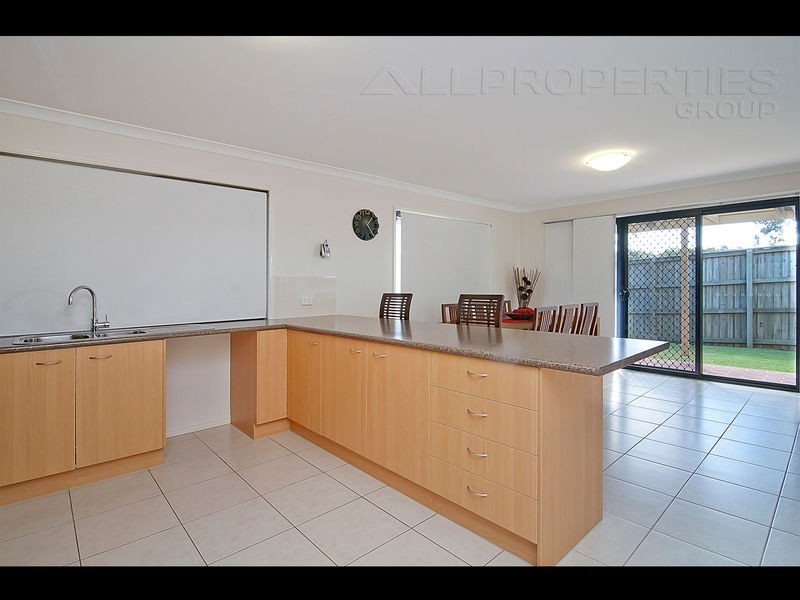 37 Dart Pl, Parkinson QLD 4115