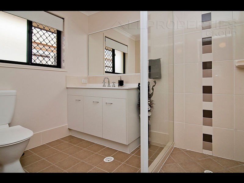 37 Dart Pl, Parkinson QLD 4115