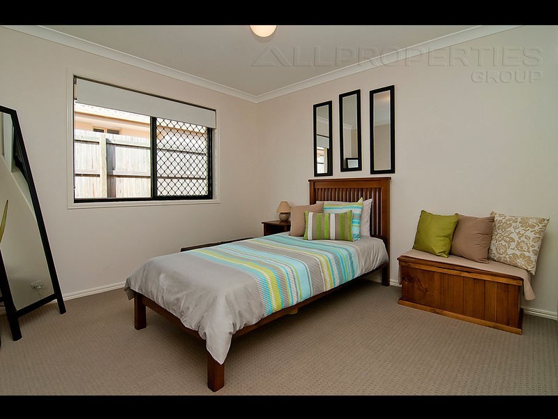 37 Dart Pl, Parkinson QLD 4115