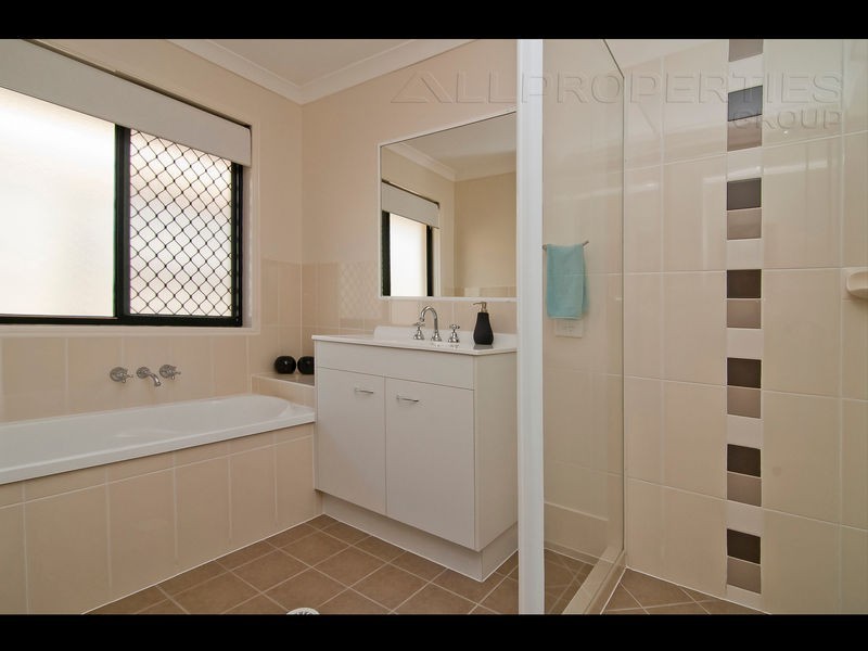 37 Dart Pl, Parkinson QLD 4115