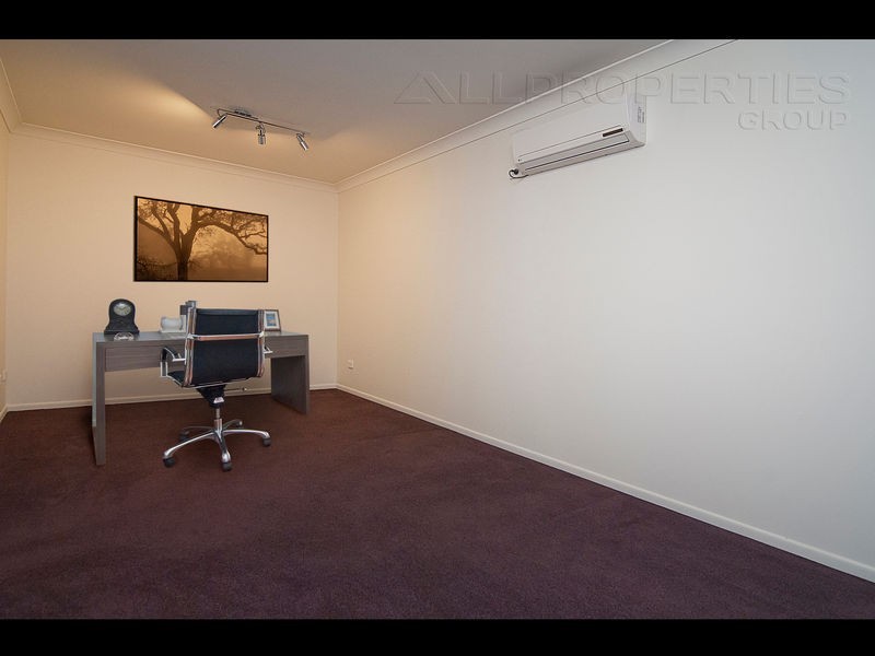 15 Doulton Street, Calamvale QLD 4116