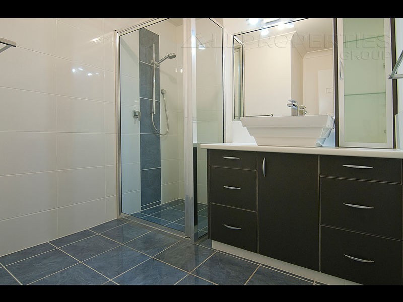 15 Doulton Street, Calamvale QLD 4116