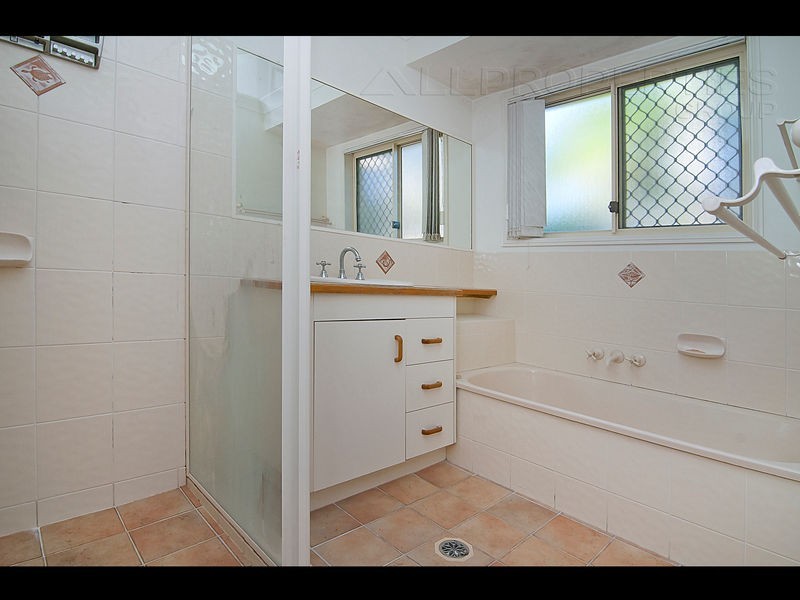 13 Blaxland Place, Forest Lake QLD 4078