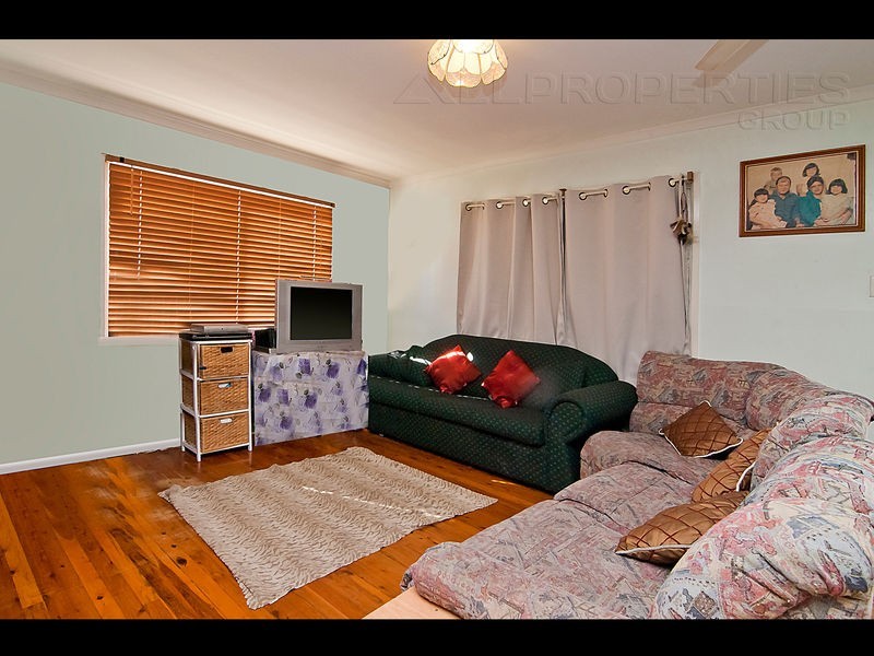 42 Windsor St, Slacks Creek QLD 4127
