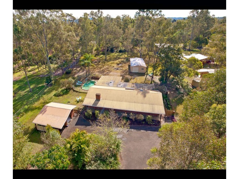 587 – 589 Junction Road, Barellan Point QLD 4306