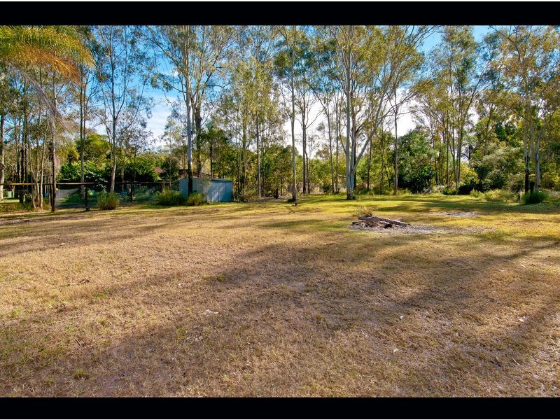 587 – 589 Junction Road, Barellan Point QLD 4306