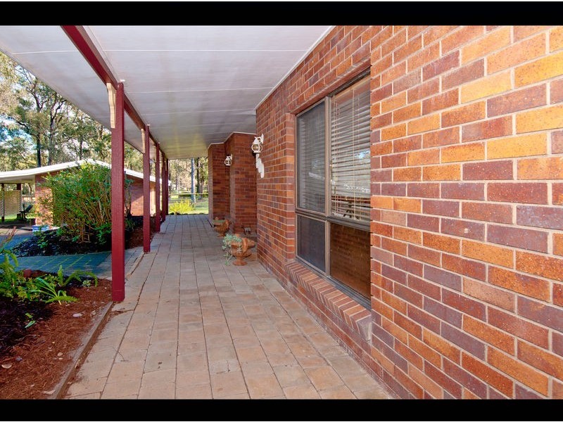 587 – 589 Junction Road, Barellan Point QLD 4306