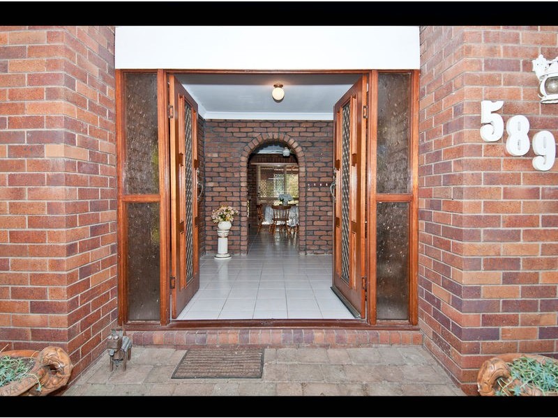587 – 589 Junction Road, Barellan Point QLD 4306