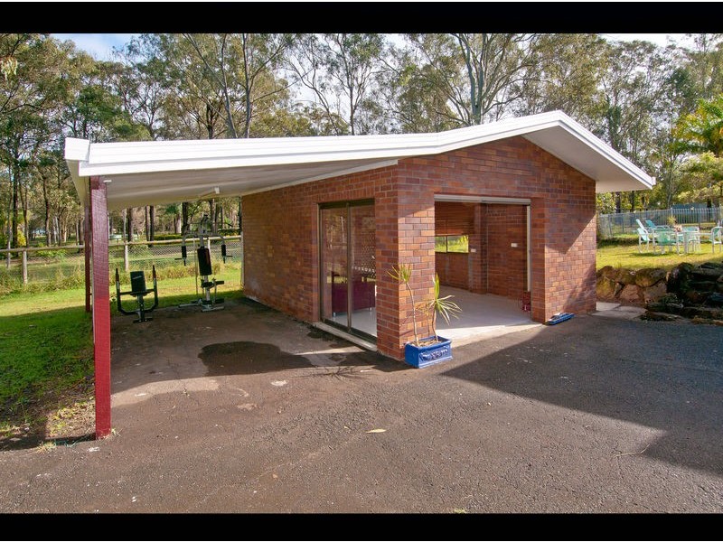 587 – 589 Junction Road, Barellan Point QLD 4306