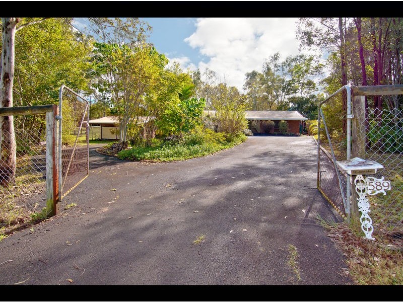 587 – 589 Junction Road, Barellan Point QLD 4306