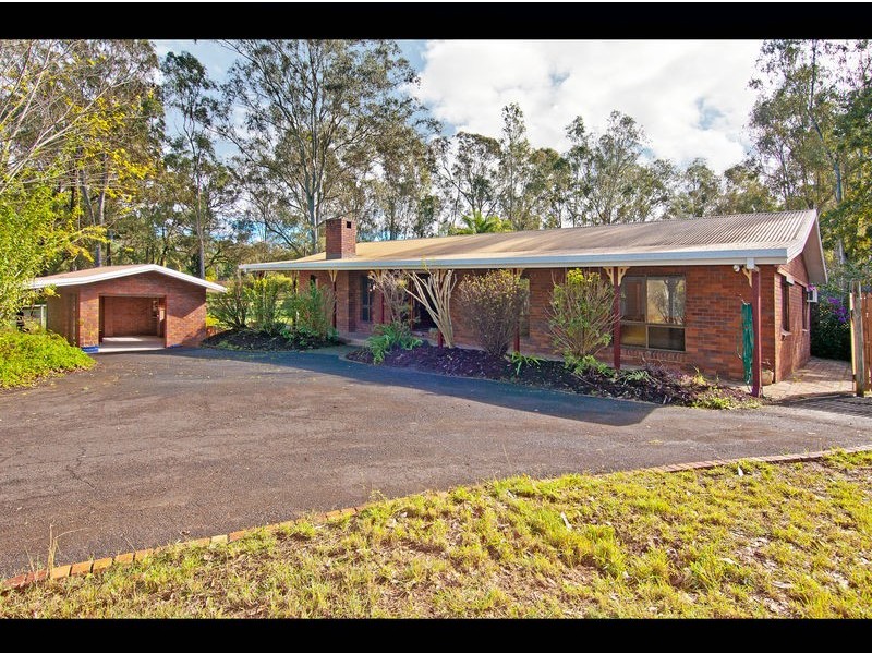 587 – 589 Junction Road, Barellan Point QLD 4306