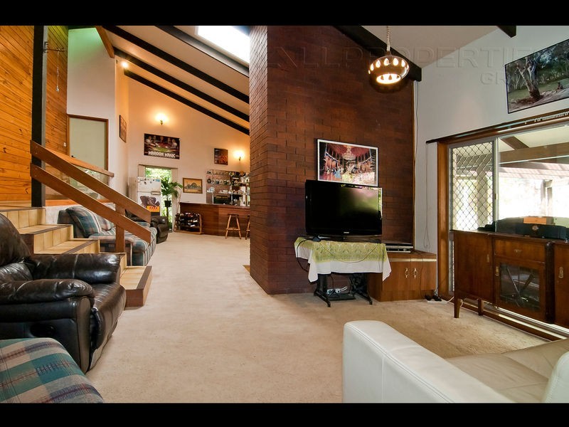 11 Pimpala Street, Loganlea QLD 4131