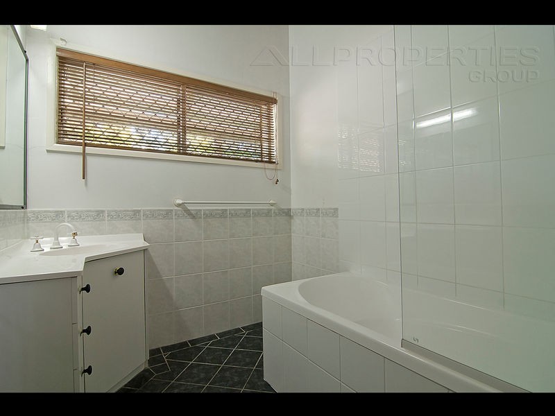 11 Pimpala Street, Loganlea QLD 4131