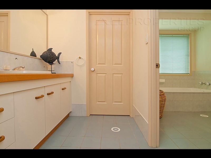 9-13 Coalstoun Court, Munruben QLD 4125