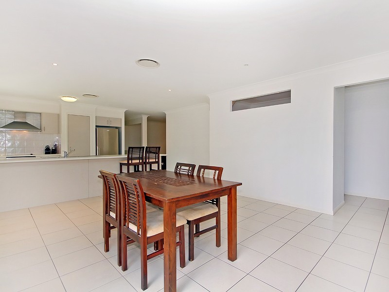 17 Juniper Street, Heathwood QLD 4110