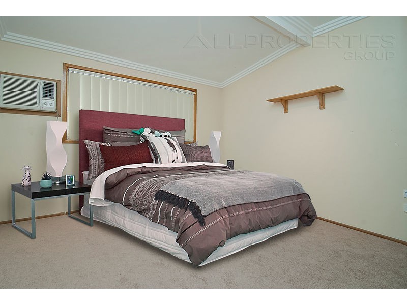 3 Young Court, Springwood QLD 4127