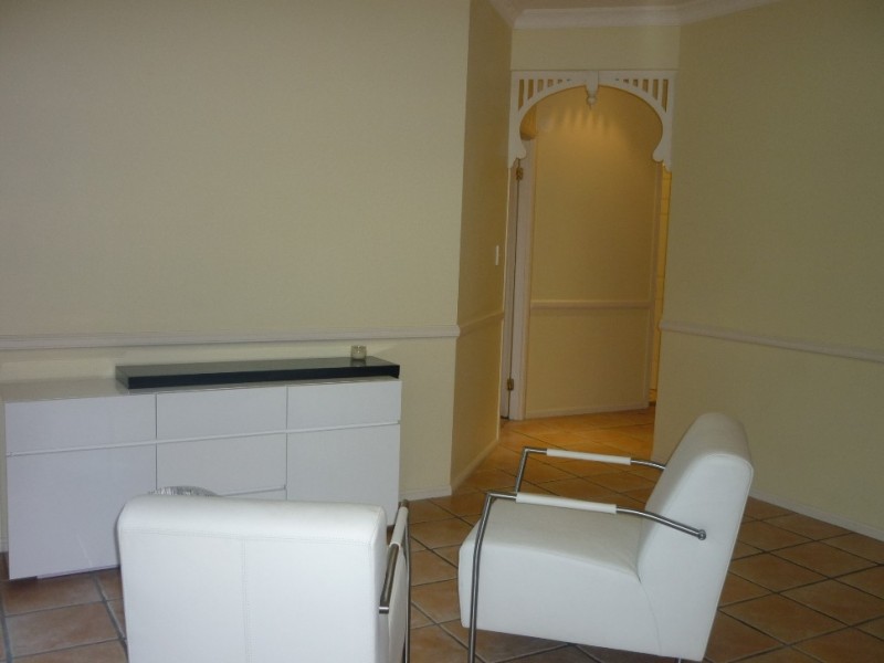 4 Windsor Place, Forest Lake QLD 4078