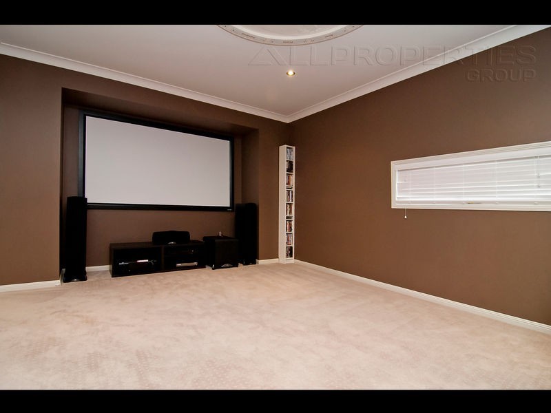 9 Boxwood Close, Heathwood QLD 4110