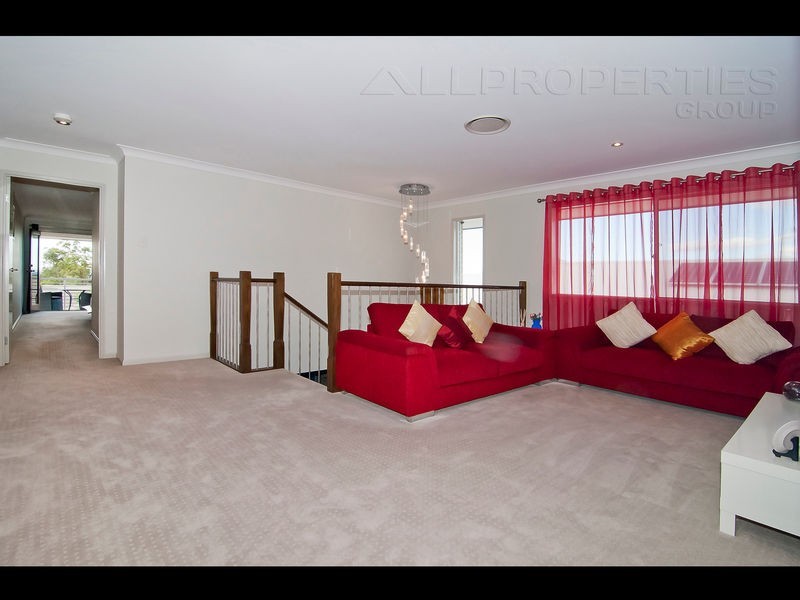 9 Boxwood Close, Heathwood QLD 4110