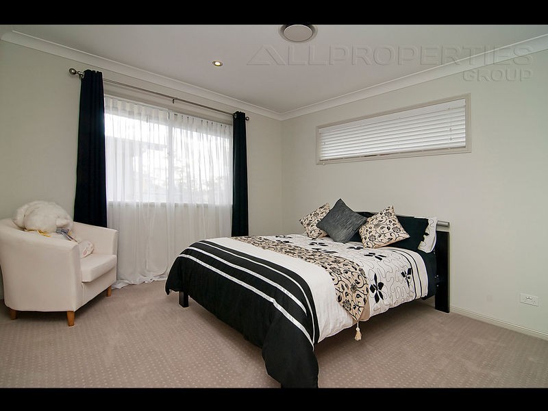 9 Boxwood Close, Heathwood QLD 4110