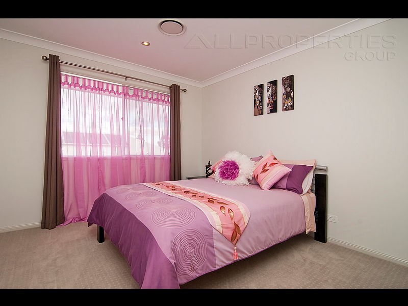 9 Boxwood Close, Heathwood QLD 4110