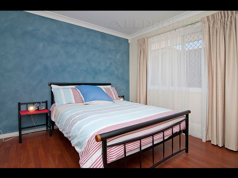 1 Juniper  St, Heathwood QLD 4110