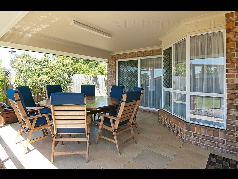 1 Juniper  St, Heathwood QLD 4110