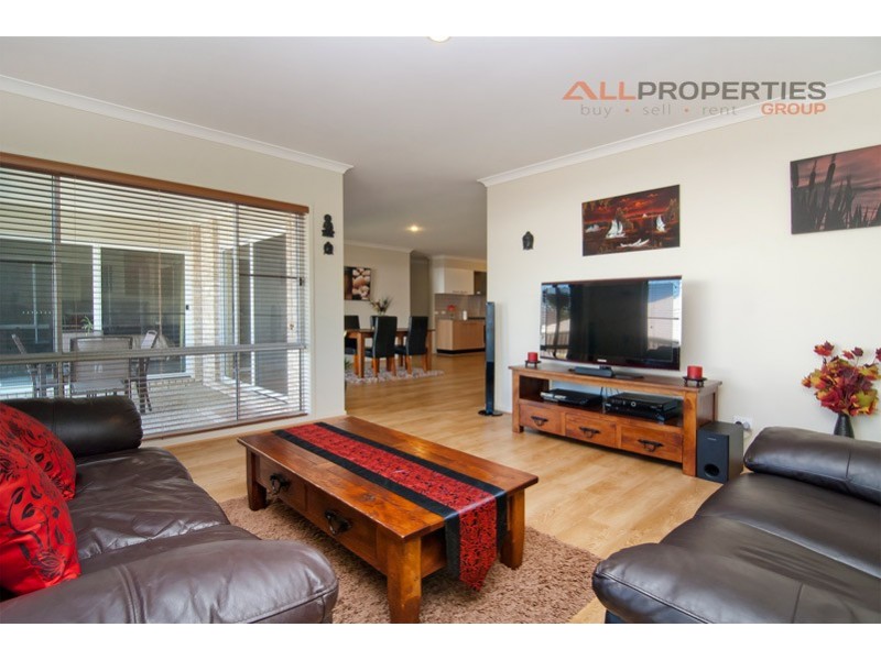 25 Stringybark Place, Heathwood QLD 4110