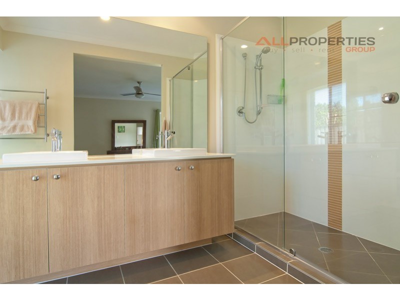 25 Stringybark Place, Heathwood QLD 4110