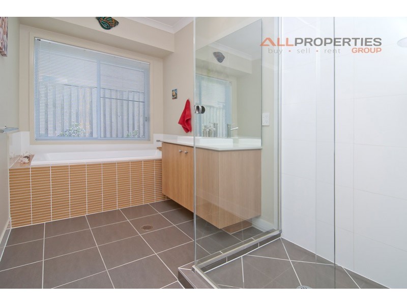25 Stringybark Place, Heathwood QLD 4110