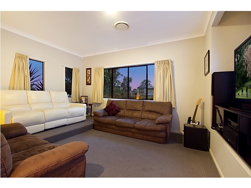 4 Cypress Street, Heathwood QLD 4110