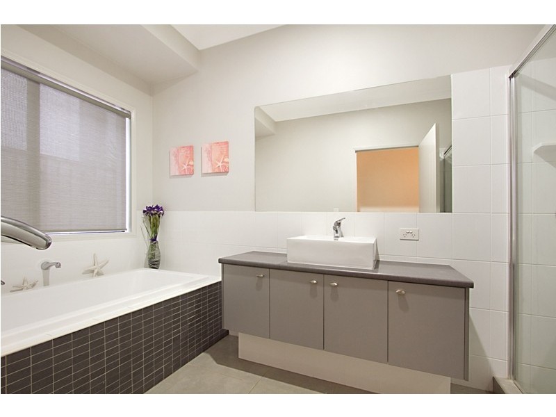 4 Cypress Street, Heathwood QLD 4110