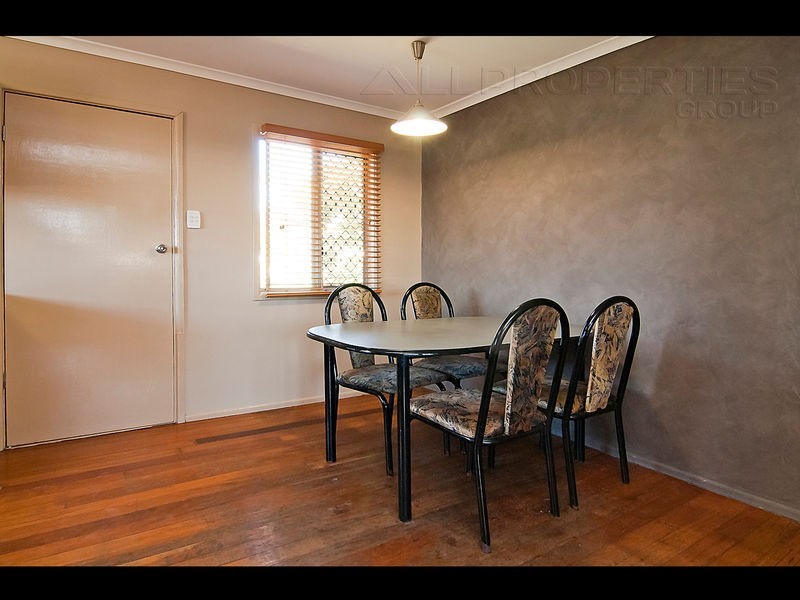 22 Ashton Street, Kingston QLD 4114