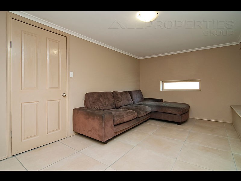 22 Ashton Street, Kingston QLD 4114