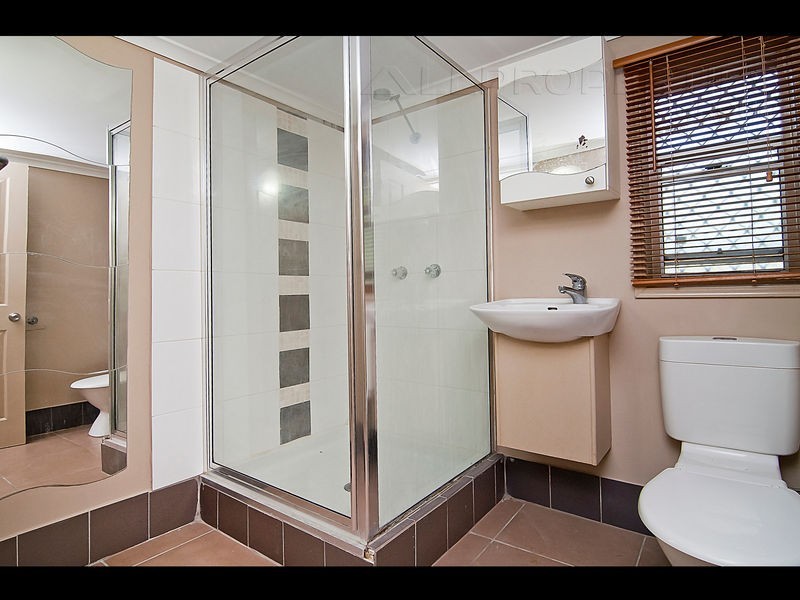 22 Ashton Street, Kingston QLD 4114