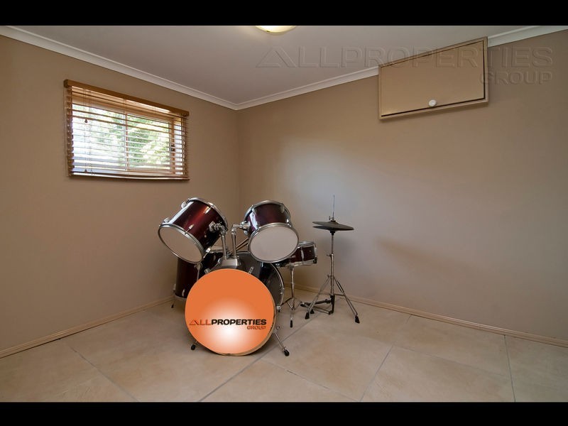 22 Ashton Street, Kingston QLD 4114