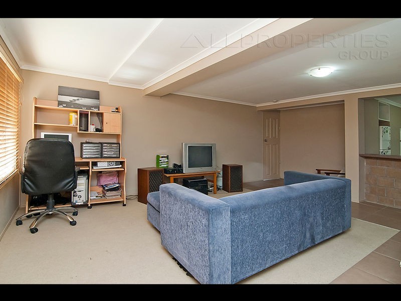 22 Ashton Street, Kingston QLD 4114