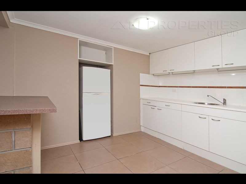 22 Ashton Street, Kingston QLD 4114