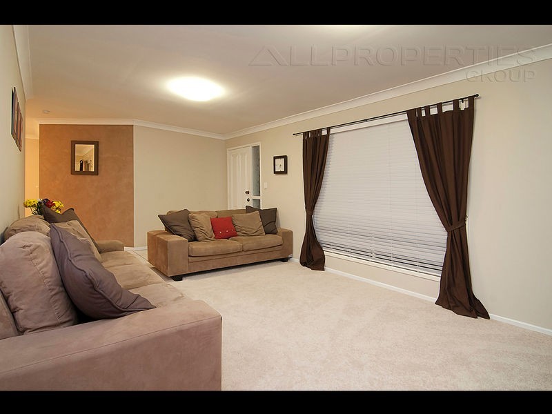 178 Emerald Drive, Regents Park QLD 4118