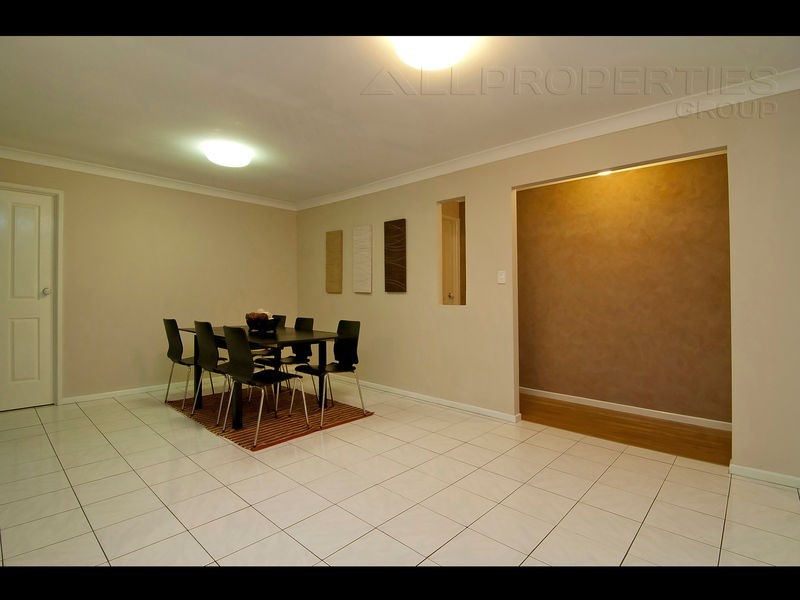 178 Emerald Drive, Regents Park QLD 4118