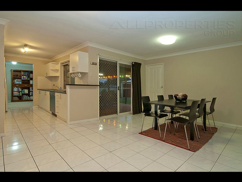 178 Emerald Drive, Regents Park QLD 4118