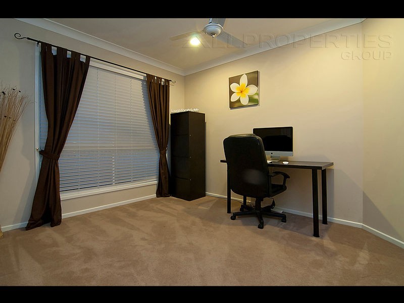 178 Emerald Drive, Regents Park QLD 4118