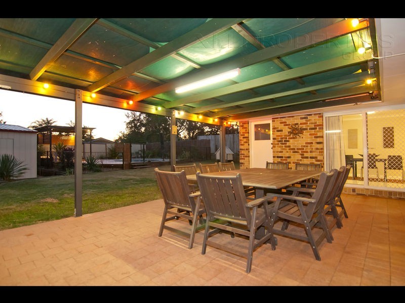 178 Emerald Drive, Regents Park QLD 4118